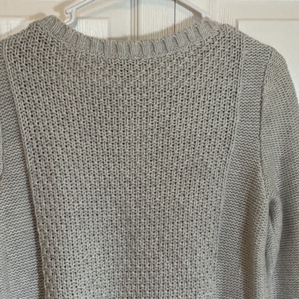 NWT Banana Republic Light Gray Cable Knit Sweater size Medium - Picture 8 of 10